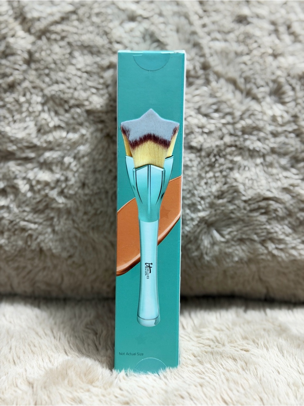 it cosmetics Foundation Brush - White & Teal Packaging